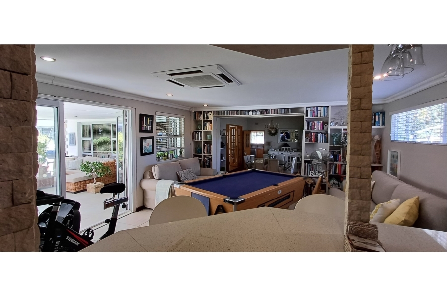 5 Bedroom Property for Sale in Jim Fouchepark Free State